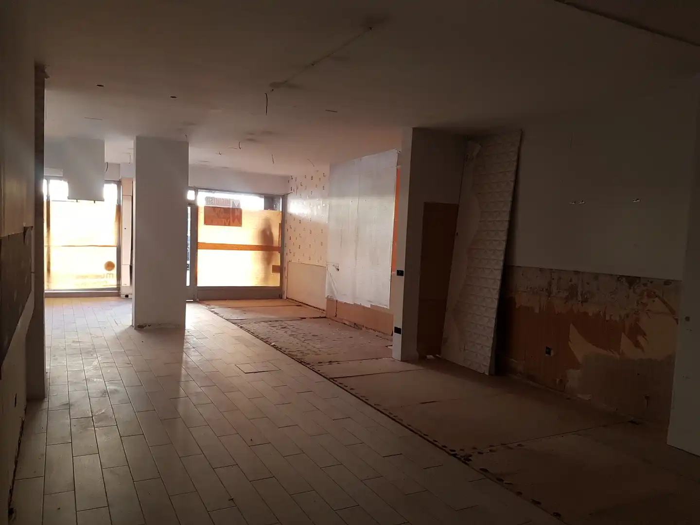 Local comercial en venta en Calle Santiago Apóstol 50, imagen 4