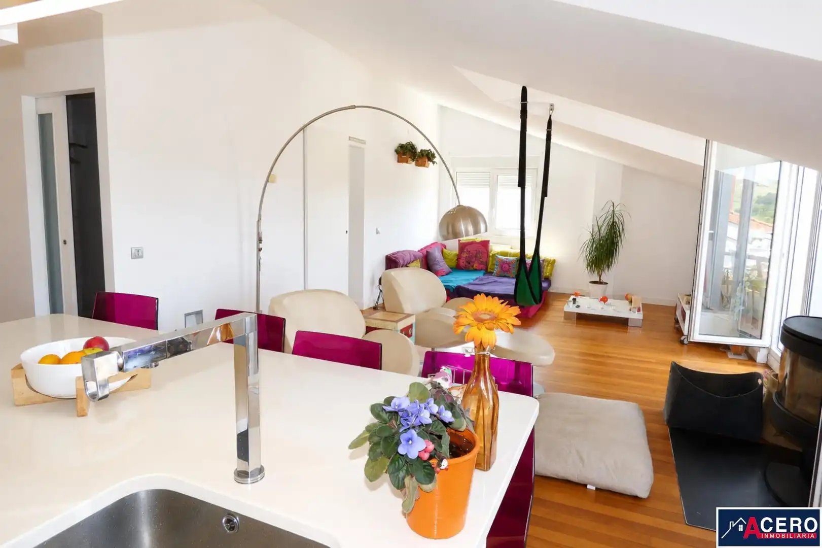 Sala de estar de Ático en venta en Entrambasaguas con Calefacción y Amueblado
