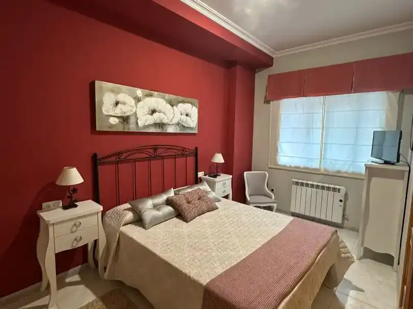 Schlafzimmer von Wohnung zur Miete in Poio mit Möbliert