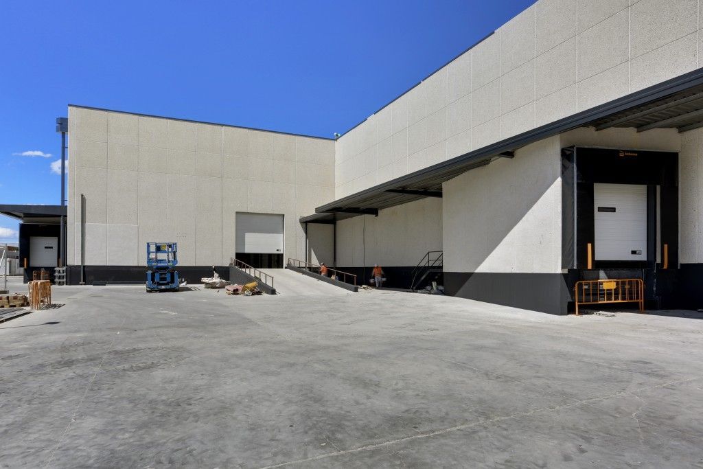 Vista exterior de Nave industrial de alquiler en Getafe