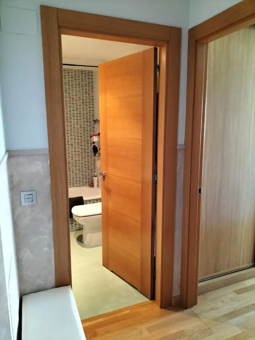 Bany de Apartament en venda en Oviedo  amb Calefacció, Parquet i Traster