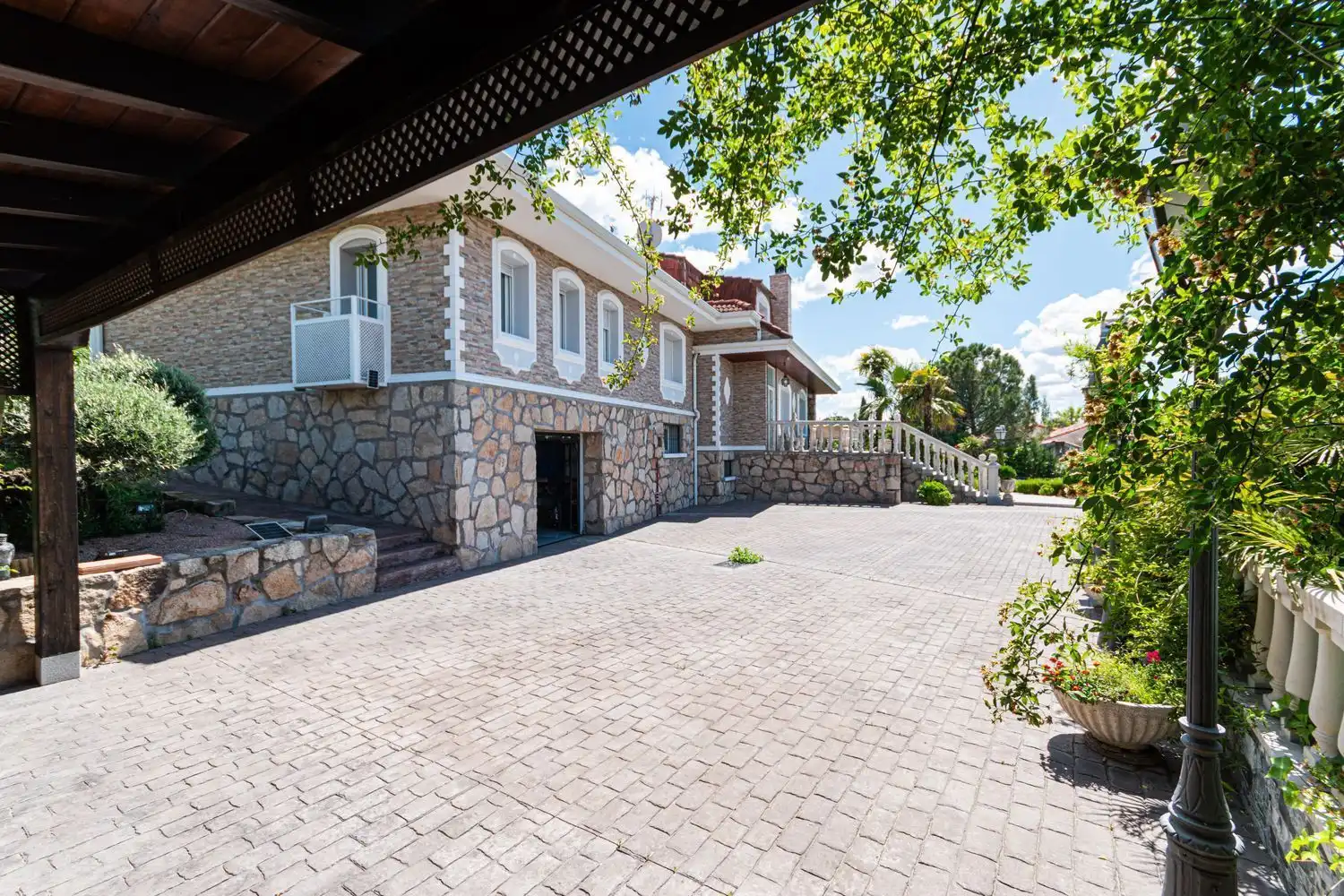 Vista exterior de Casa o chalet en venta en Algete con Aire acondicionado, Calefacción y Trastero