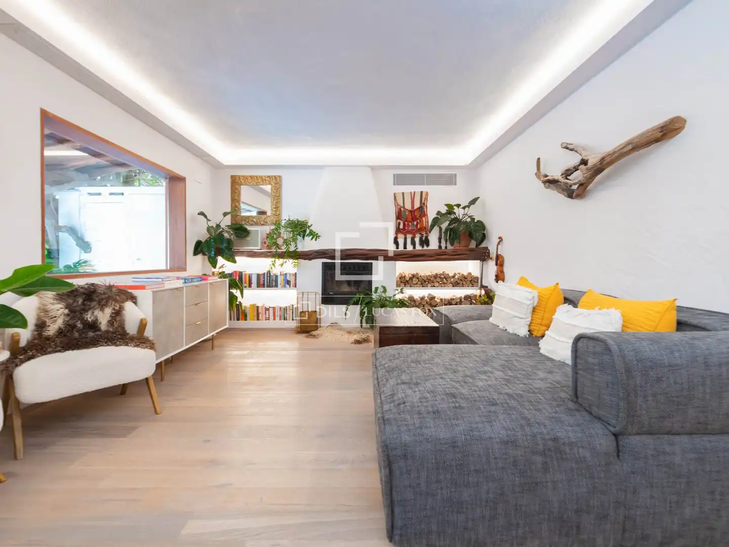 Sala d'estar de Casa o xalet en venda en Santa Eulària des Riu amb Aire condicionat, Calefacció i Jardí privat