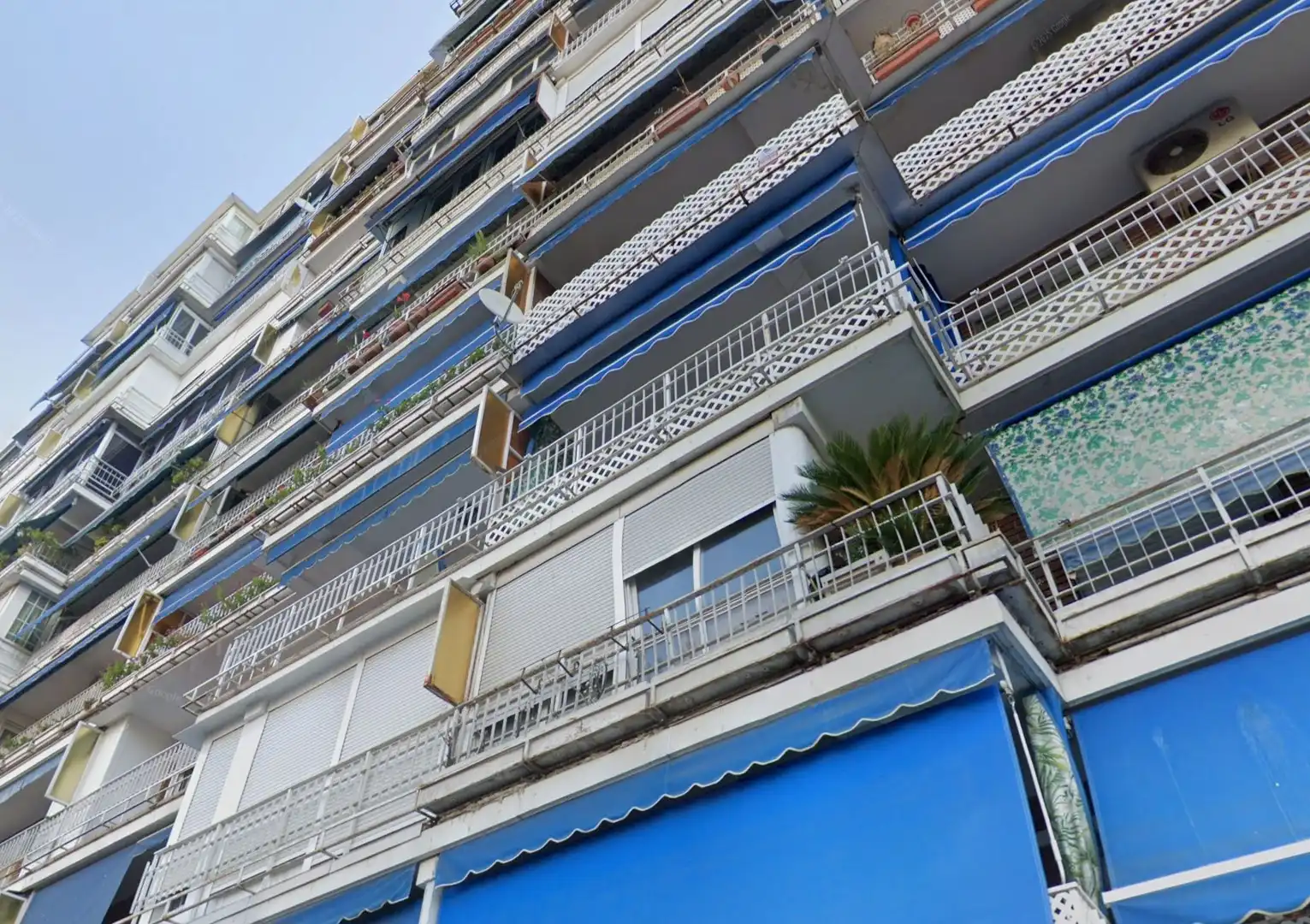 Exterior view of Flat for sale in Alcorcón  with Air Conditioner and Storage room