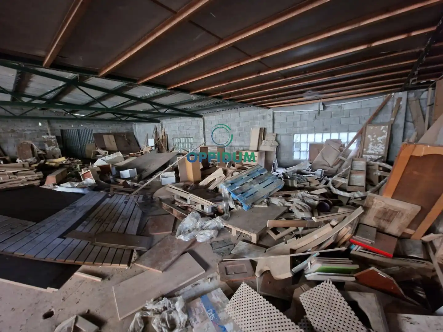 Industrial buildings for sale in Touro