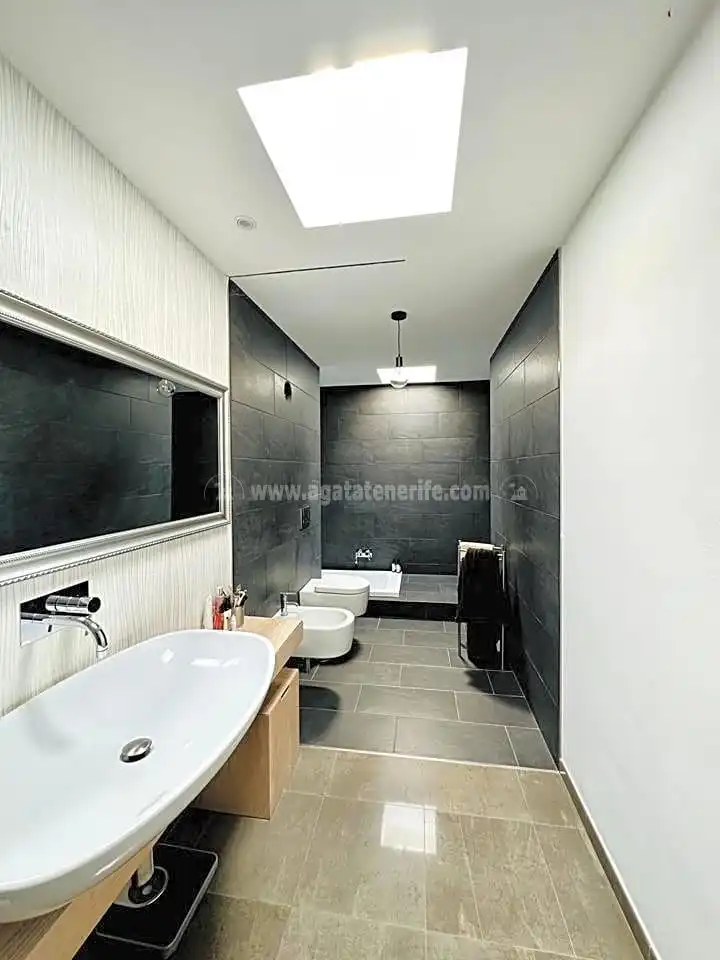Baño de Casa o chalet en venta en Puerto de la Cruz con Jardín privado, Terraza y Piscina