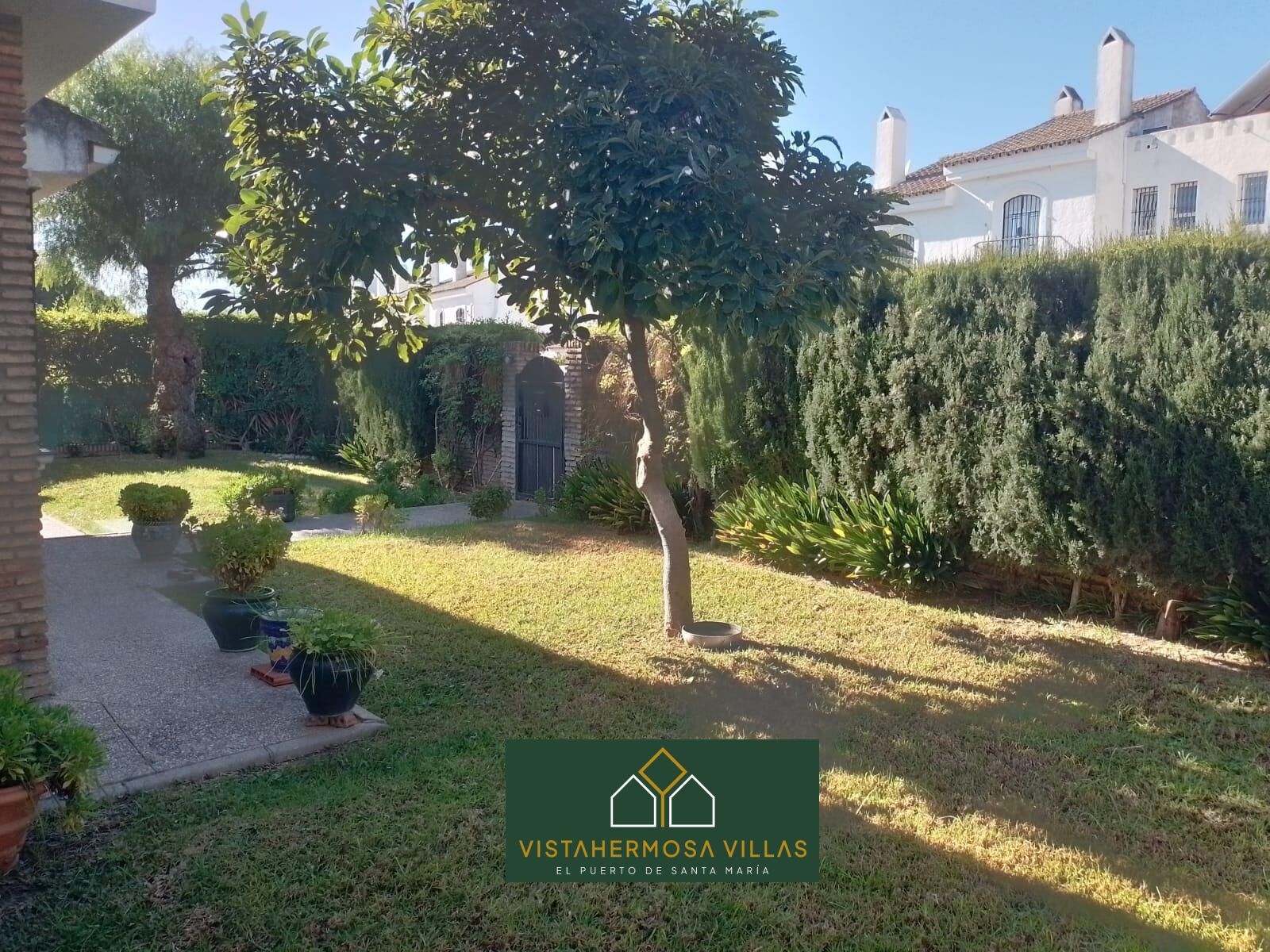 Exterior view of Single-family semi-detached for sale in El Puerto de Santa María  with Private garden and Terrace