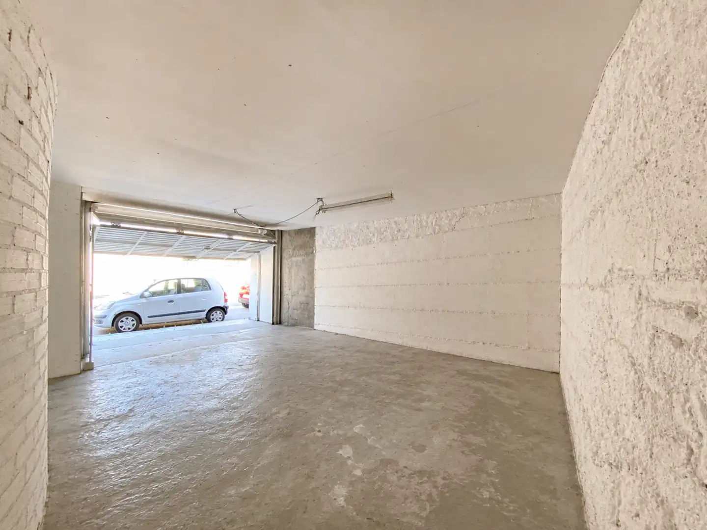 Parking de Casa o chalet en venta en Rubí con Jardín privado, Piscina y Amueblado