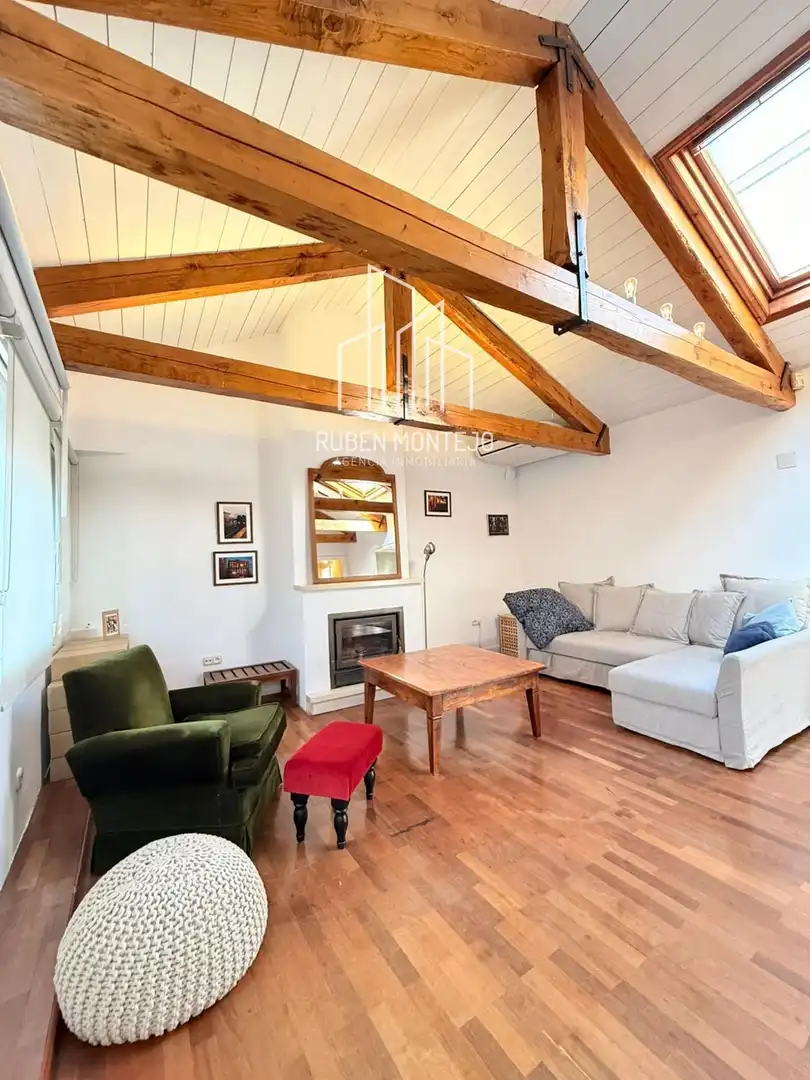 Living room of Attic for rent in Salamanca  with Air Conditioner, Heating and Terrace