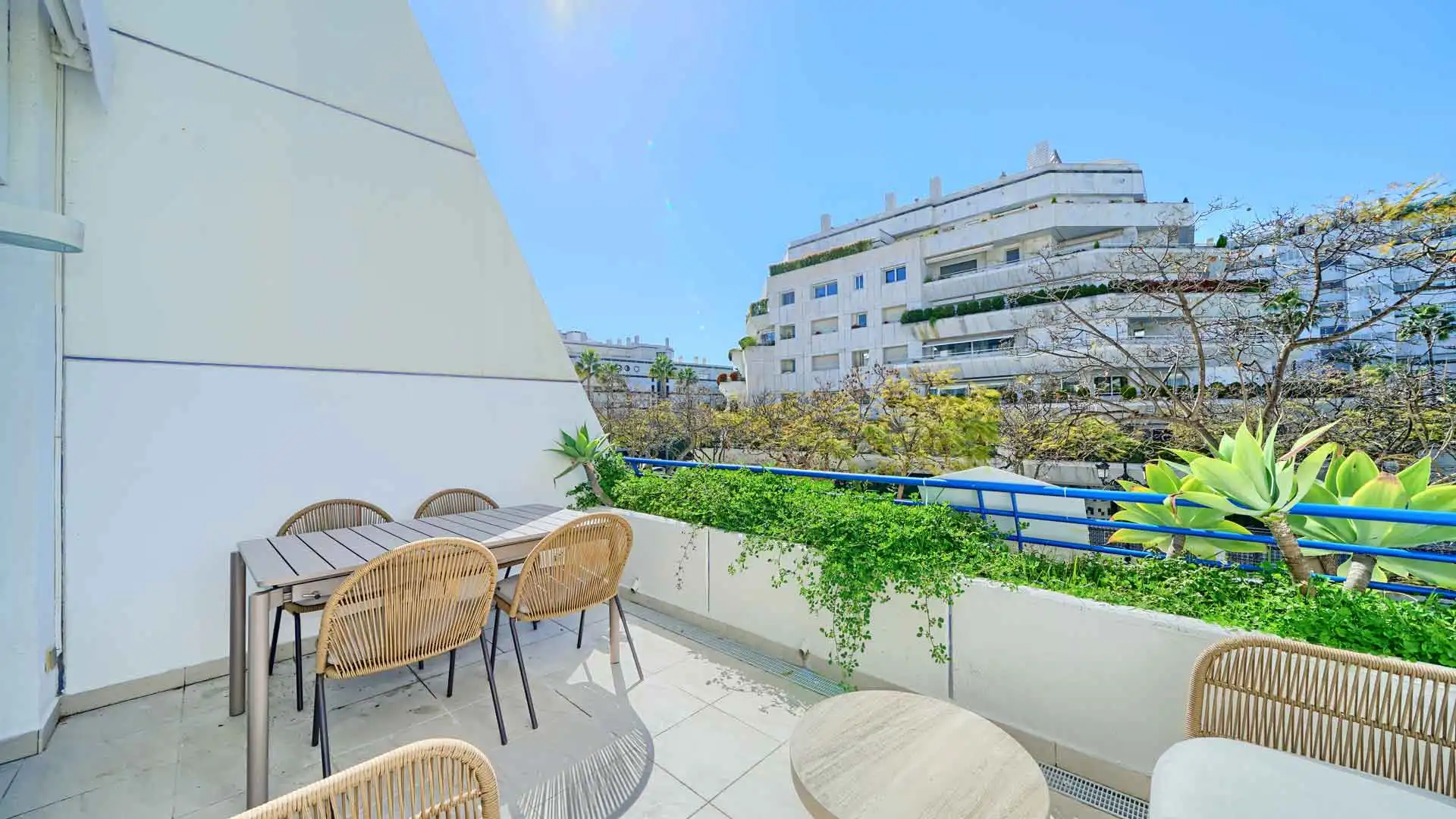 Apartment with pool for sale in Marbella Centro, imagen 3