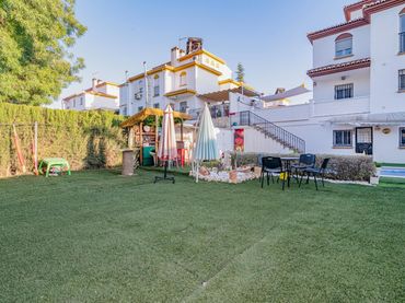 Villa con piscina in vendita a Peligros
