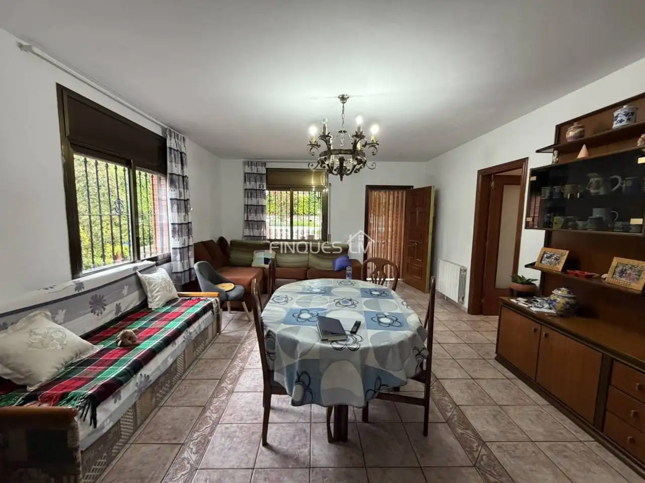 Sala d'estar de Casa o xalet en venda en Maçanet de la Selva amb Calefacció, Jardí privat i Terrassa