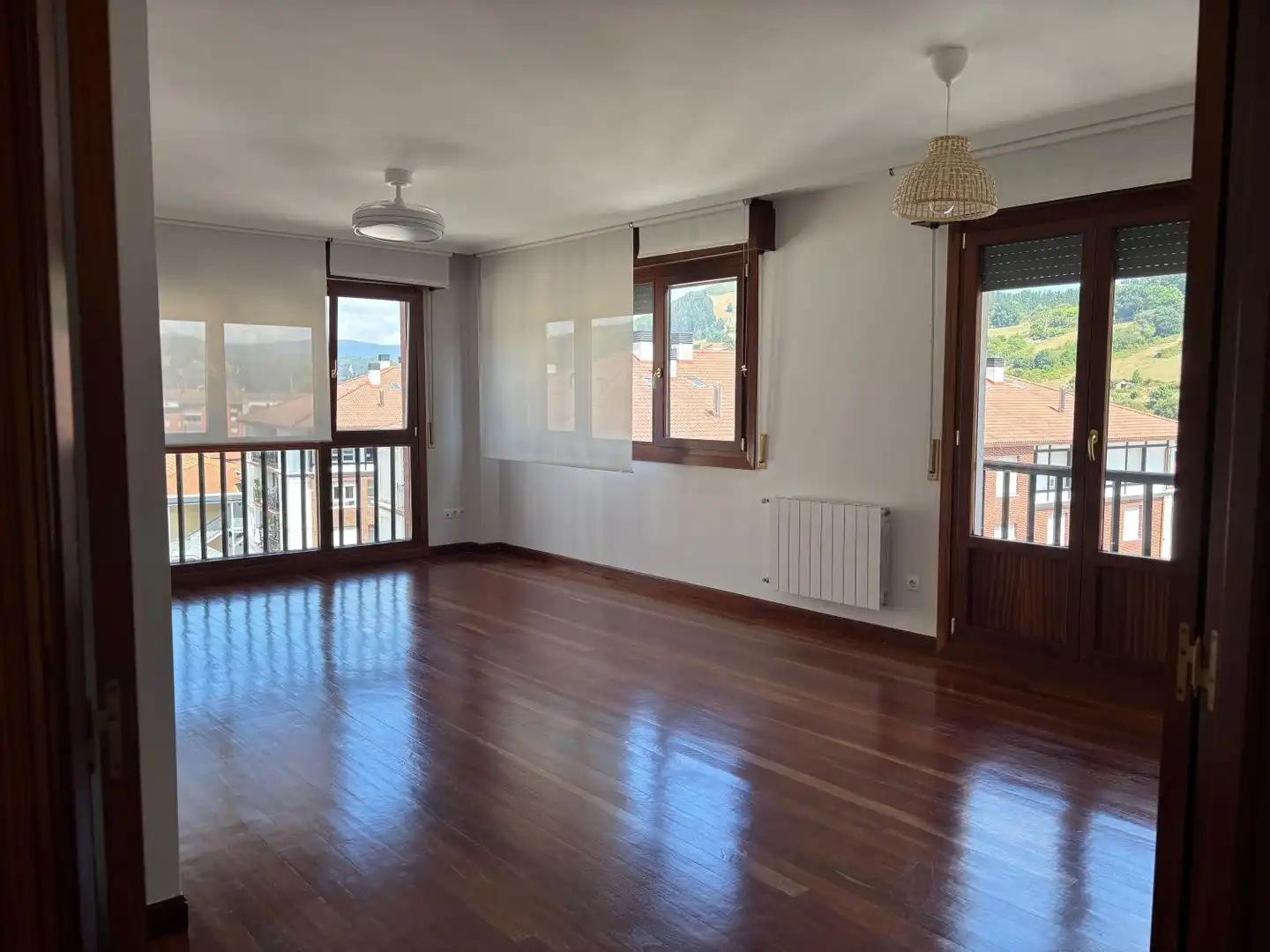 Sala de estar de Piso de alquiler en Balmaseda con Calefacción y Balcón