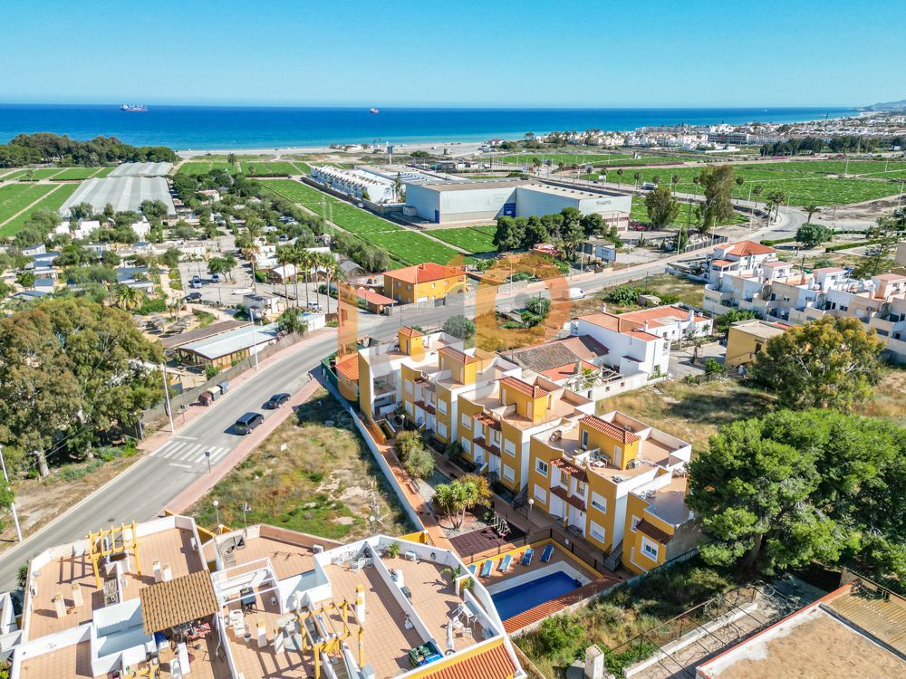 Vista exterior de Apartament en venda en Cuevas del Almanzora amb Terrassa, Traster i Piscina comunitària