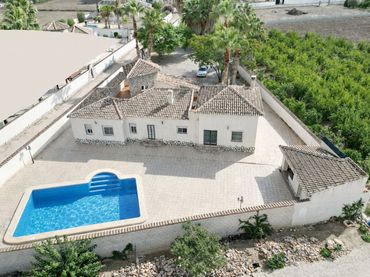 Casa con piscina in vendita a Catral
