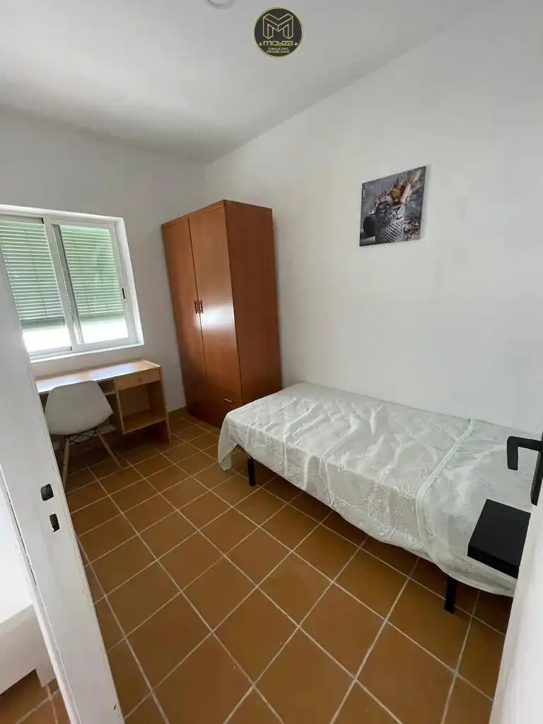 Schlafzimmer von Wohnung zur untervermieten in Jaén