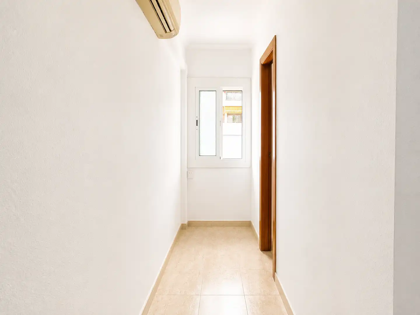 Flat for sale in Santa Coloma de Gramenet  with Air Conditioner, Heating and Washing machine