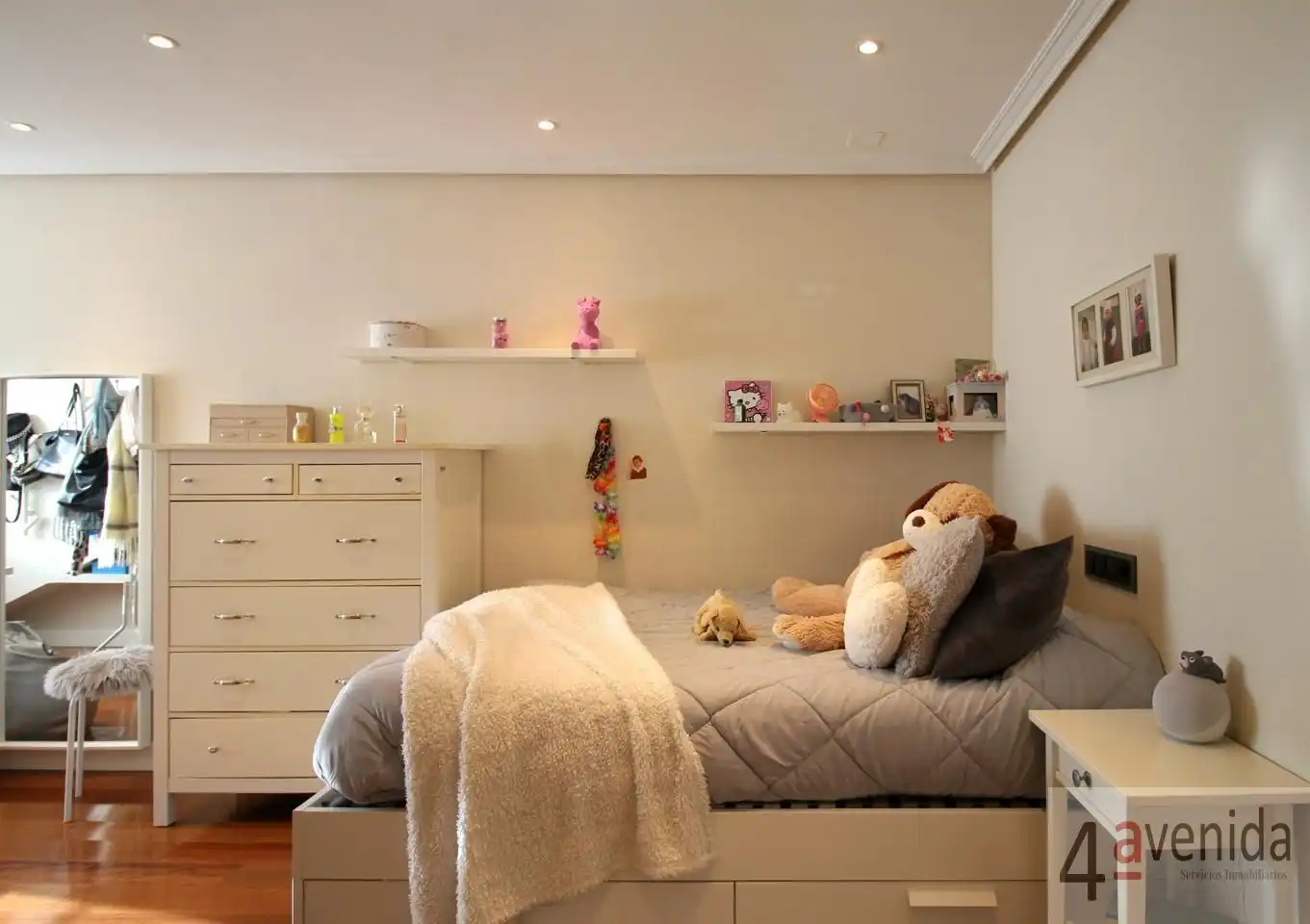 Bedroom of Houses for sale in Las Regueras    with Heating, Private garden and Swimming Pool
