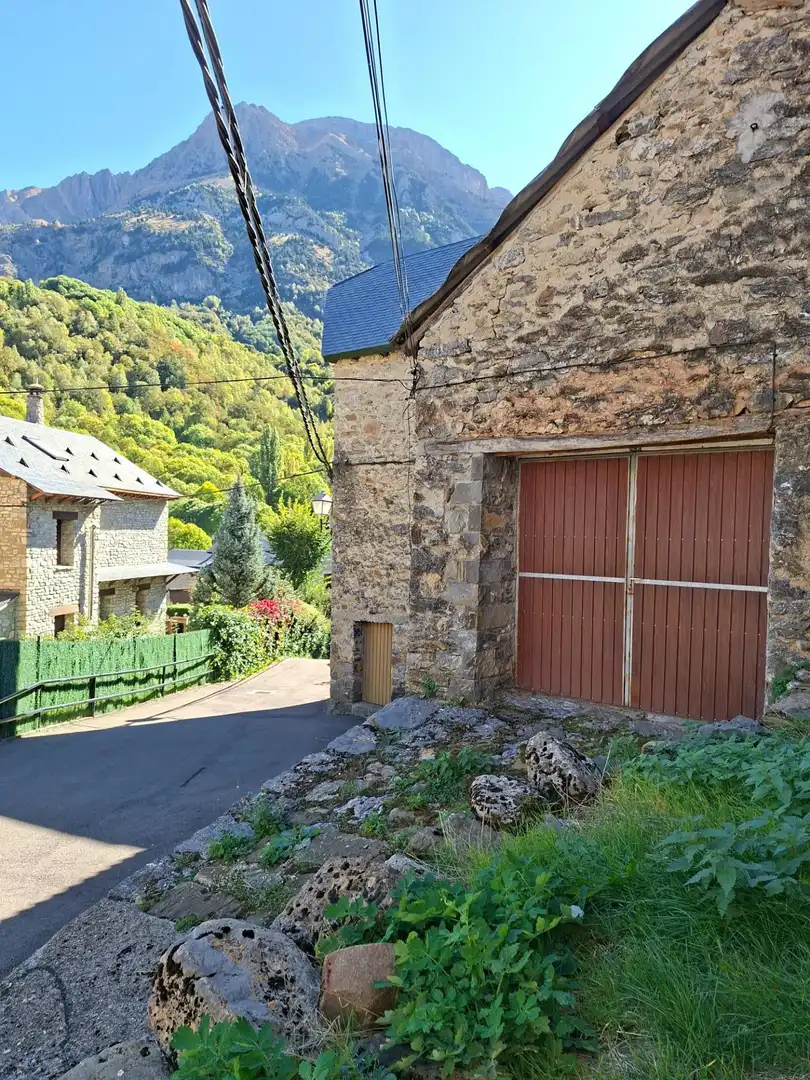 Vista exterior de Casa o chalet en venta en Hoz de Jaca