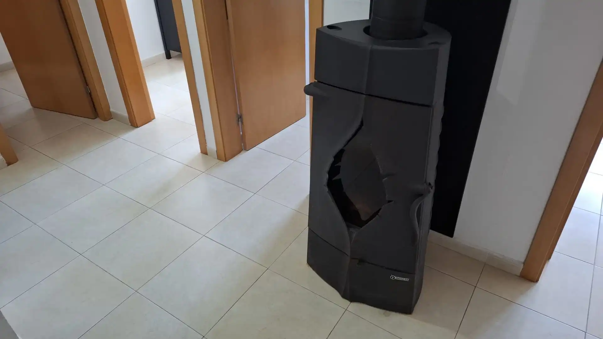 Sala d'estar de Casa adosada en venda en Vallirana amb Aire condicionat i Terrassa