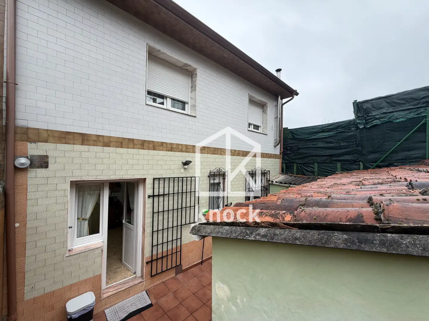 Vista exterior de Casa adosada en venda en Langreo amb Calefacció i Parquet