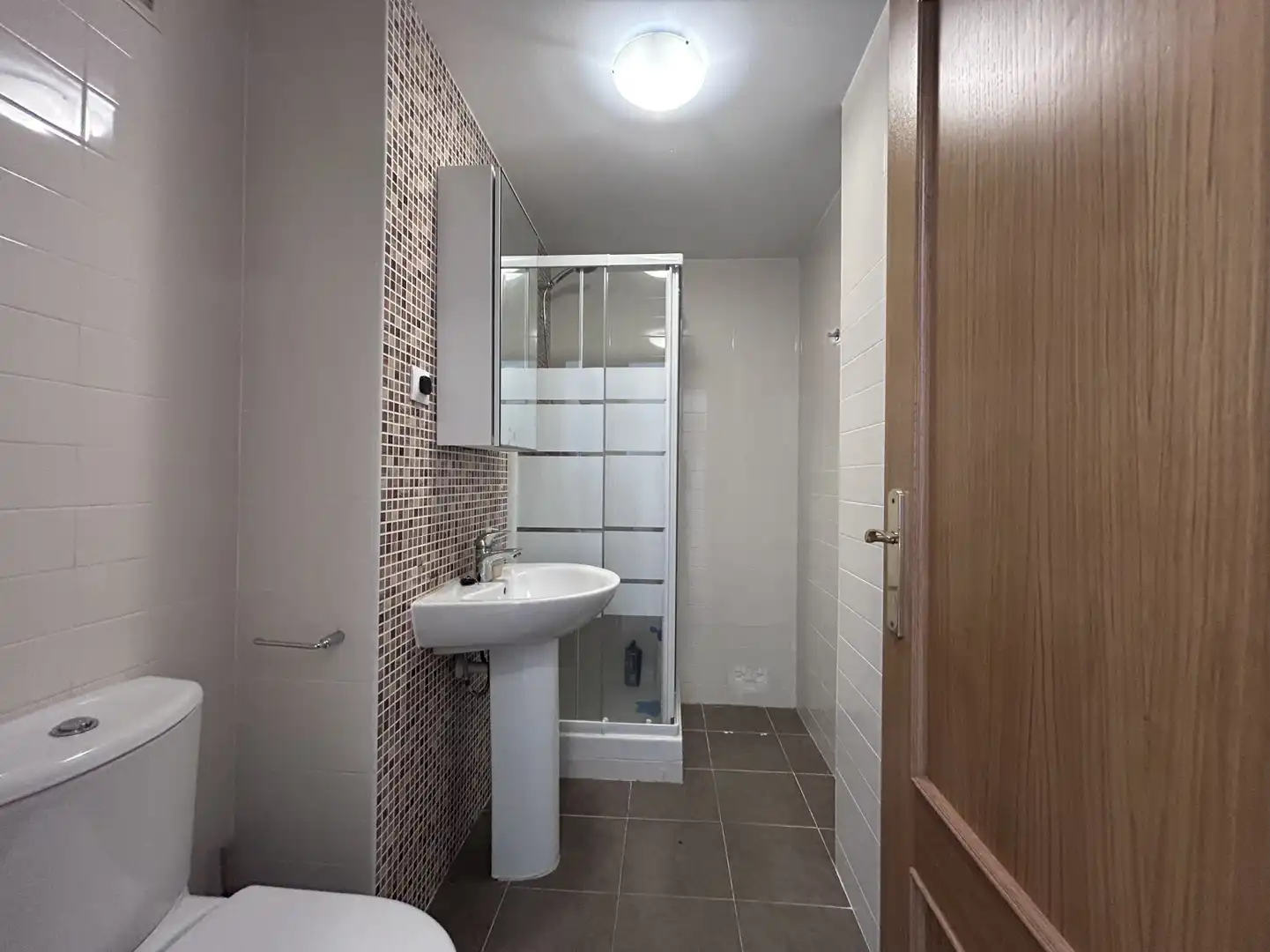 Bathroom of Flat for rent in Massamagrell  with Parquet flooring and Storage room