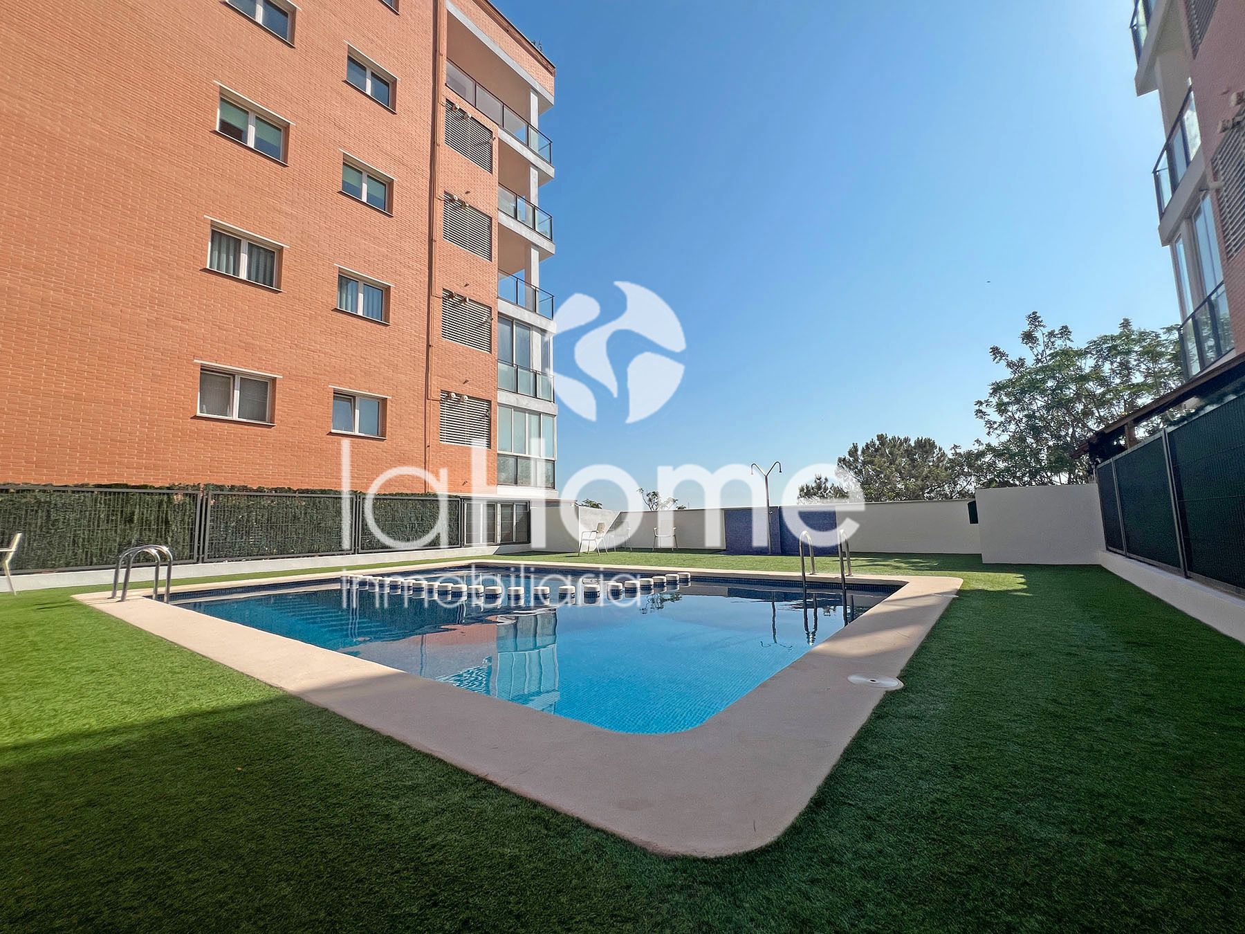 Piscina de Pis en venda en Paterna amb Aire condicionat, Calefacció i Terrassa