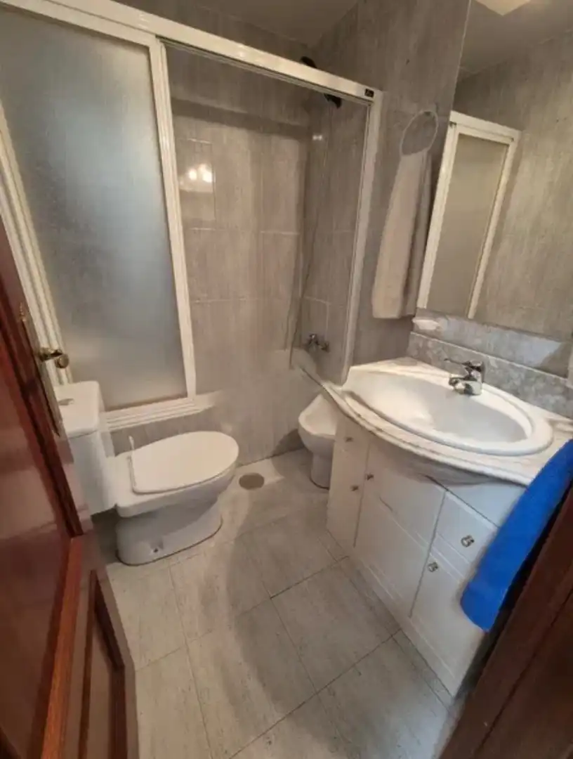 Badezimmer von Wohnung zum Verkauf in Guadalajara mit Heizung, Terrasse und Möbliert