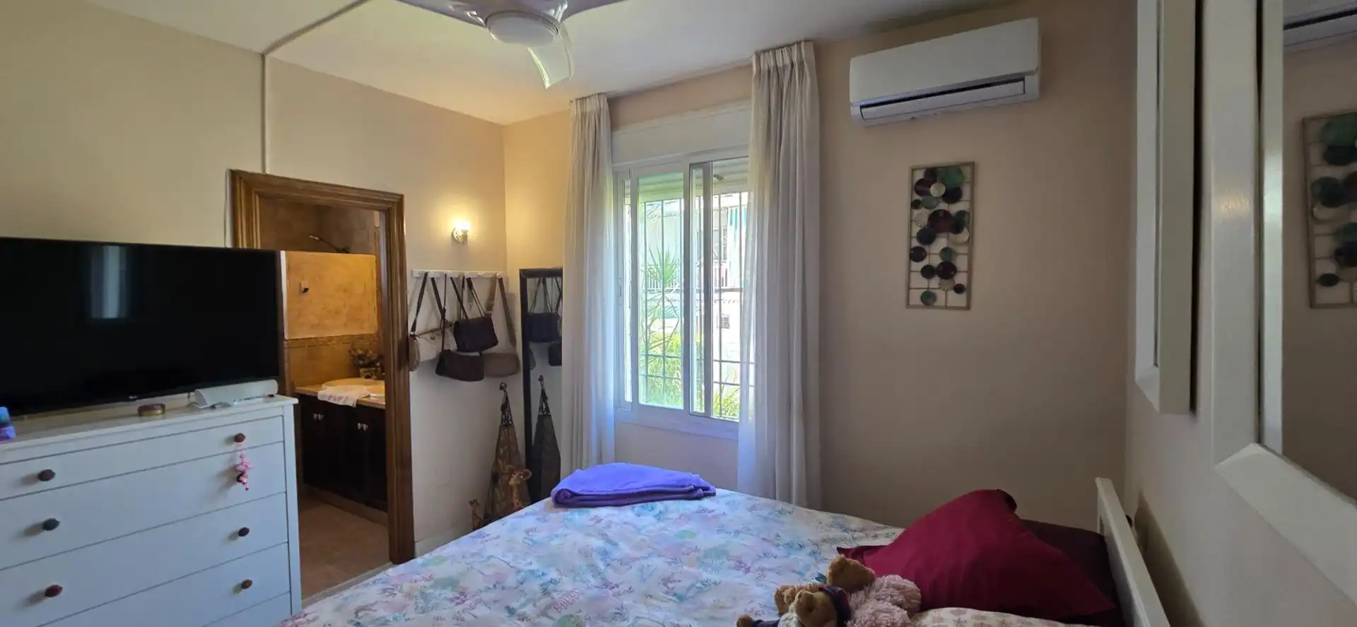 Dormitori de Planta baixa en venda en Marbella amb Aire condicionat, Jardí privat i Terrassa