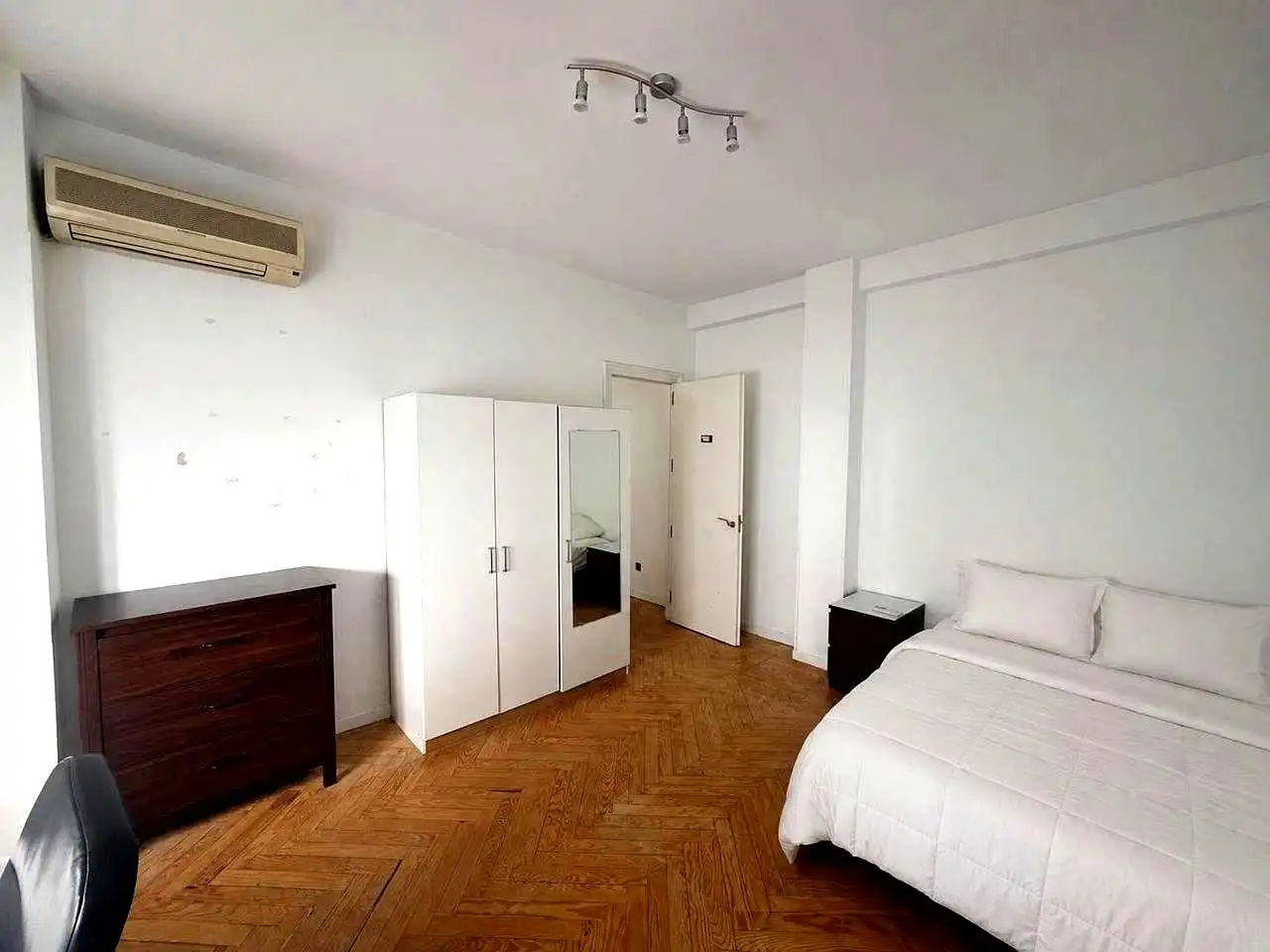 Bedroom of Flat for rent in Madrid  with Air Conditioner, Heating and Terrace