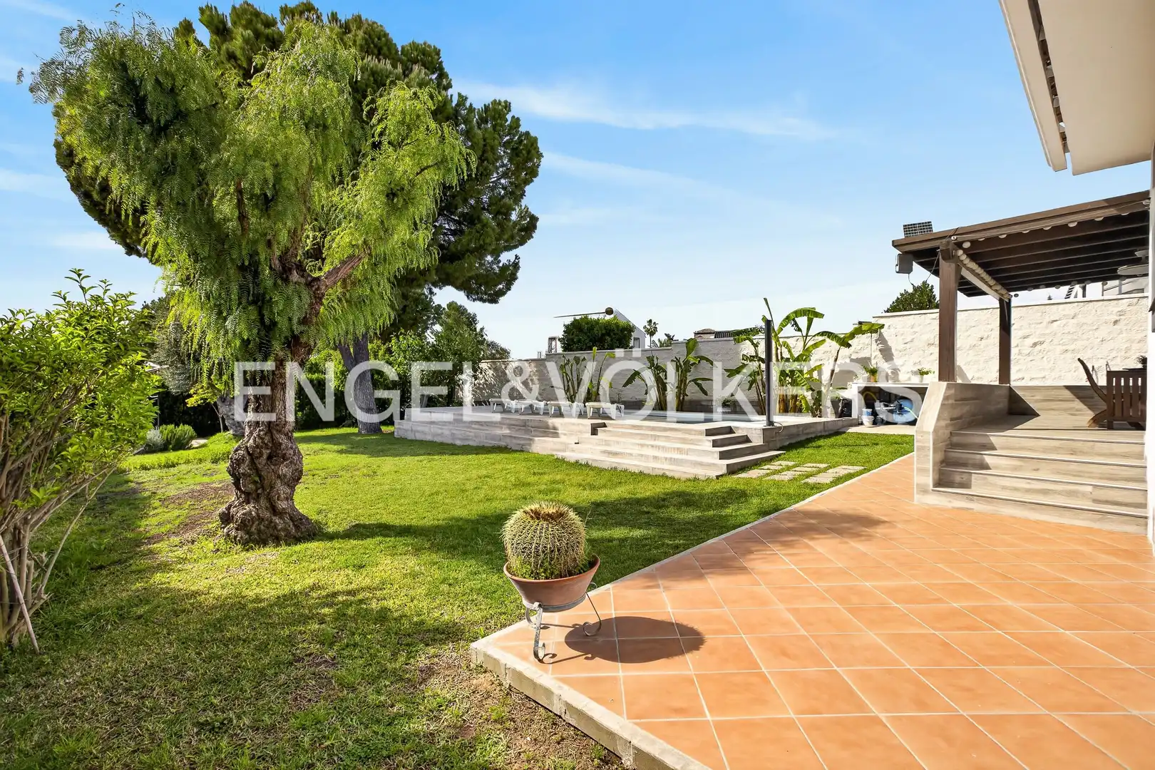Casa con jardín en venta en Cerros de Montequinto, imagen 9