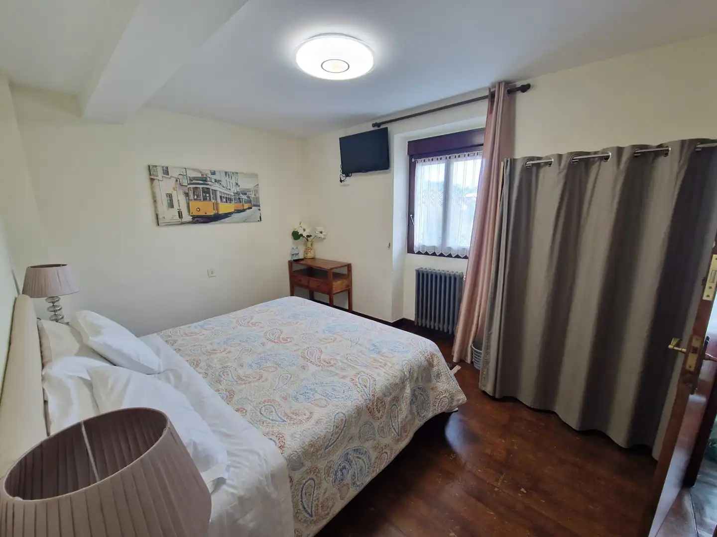 Dormitori de Casa o xalet en venda en Donostia - San Sebastián  amb Calefacció, Jardí privat i Terrassa