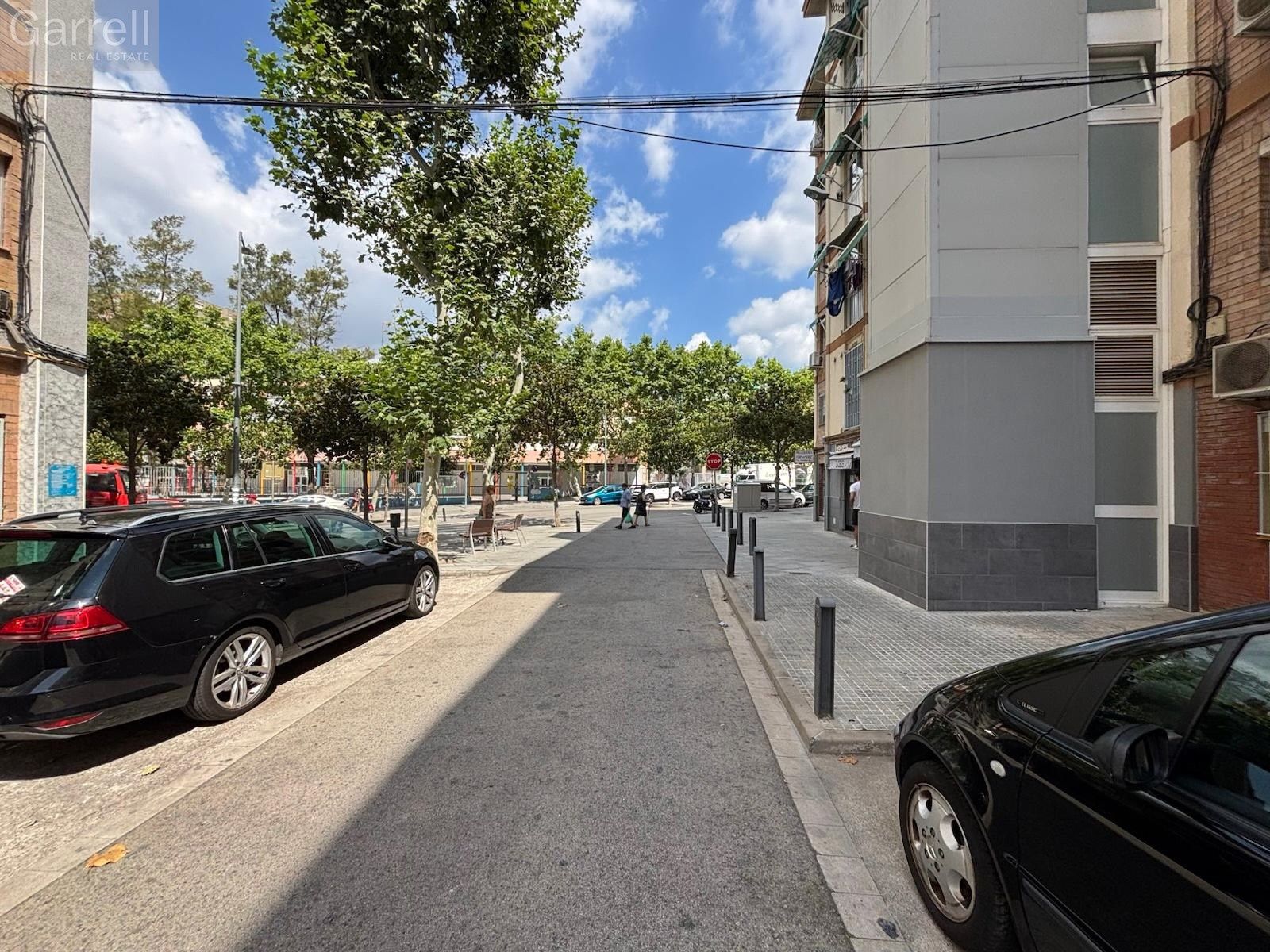 Vista exterior de Piso en venta en Cornellà de Llobregat
