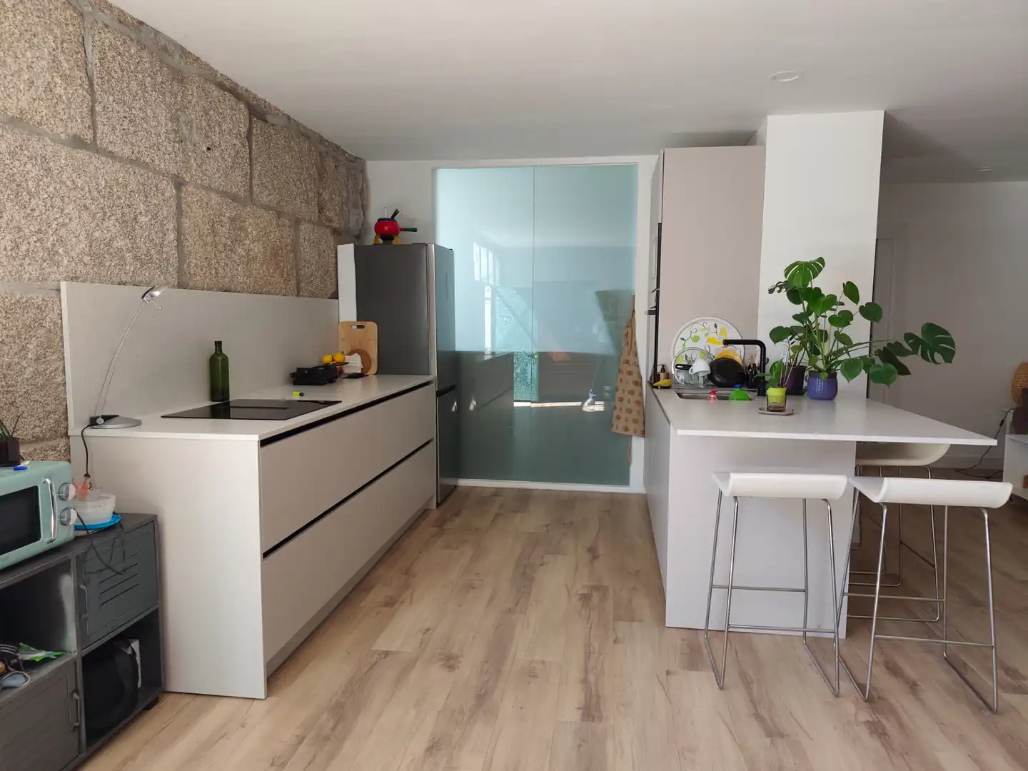 Kitchen of Ground floor for share in Vigo   with Private garden, Terrace and Furnished