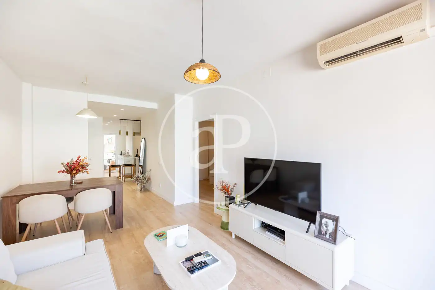 Sala d'estar de Pis en venda en Barcelona amb Aire condicionat i Terrassa