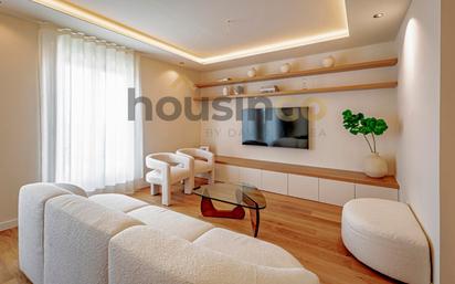 Living room of Flat for sale in  Madrid Capital  with Air Conditioner and Terrace