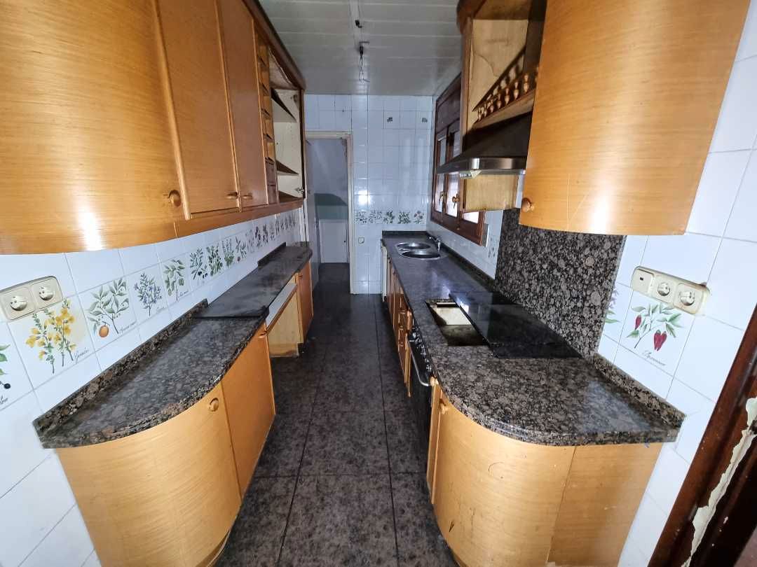 Kitchen of Single-family semi-detached for sale in Terrassa