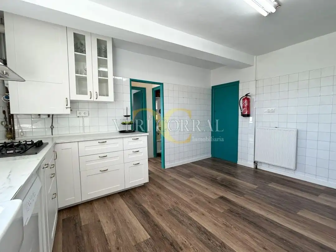 Cuina de Casa o xalet en venda en Llanes amb Calefacció, Jardí privat i Traster