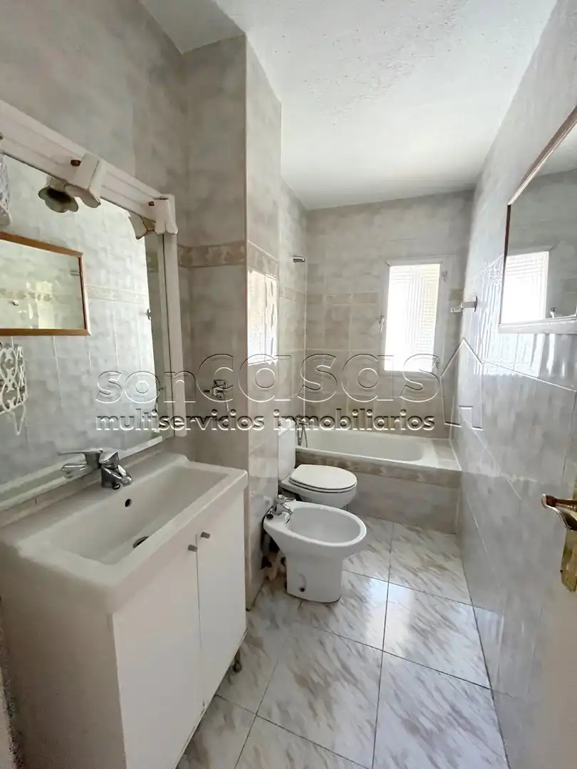 Bathroom of Flat for sale in Madrid  with Heating, Parquet flooring and Terrace