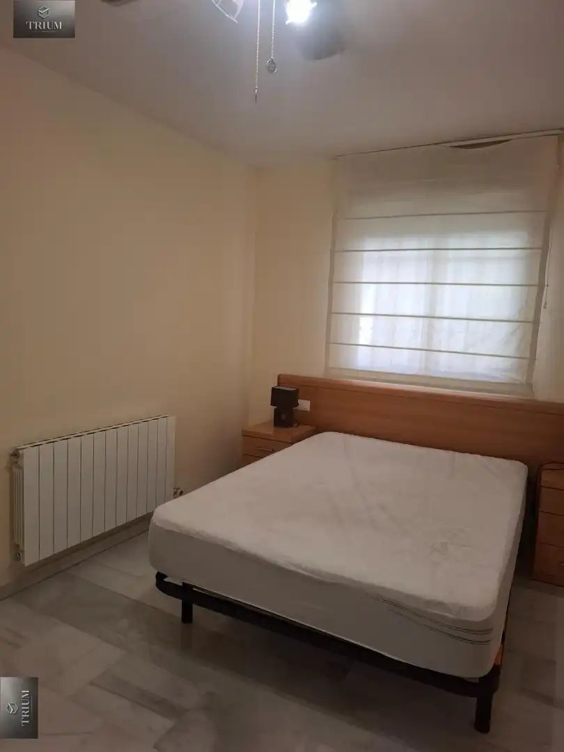 Schlafzimmer von Wohnungen zur Miete in Granada mit Klimaanlage, Heizung und Möbliert
