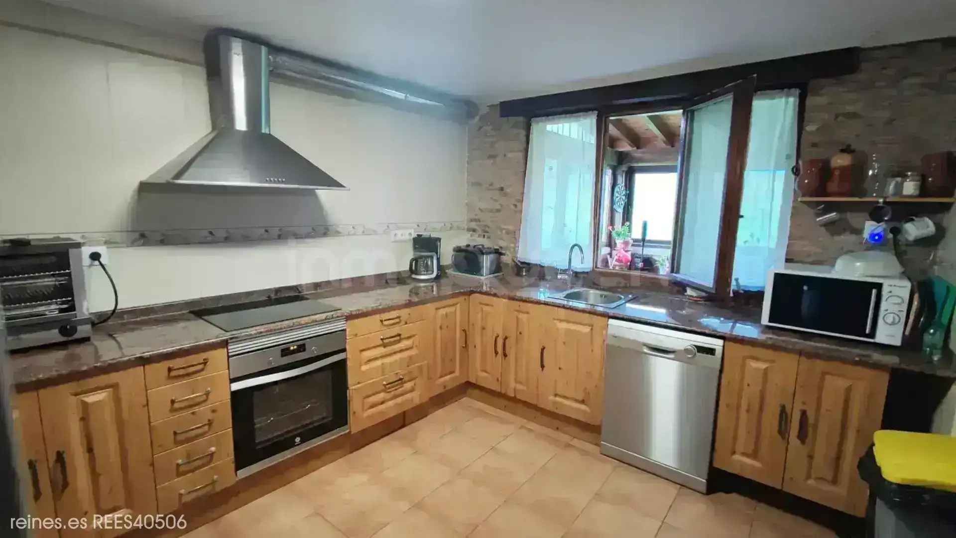 Cocina de Casa o chalet en venta en Val de San Vicente  con Calefacción y Amueblado