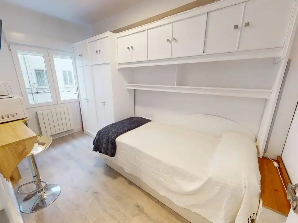 Bedroom of Flat for share in Centro