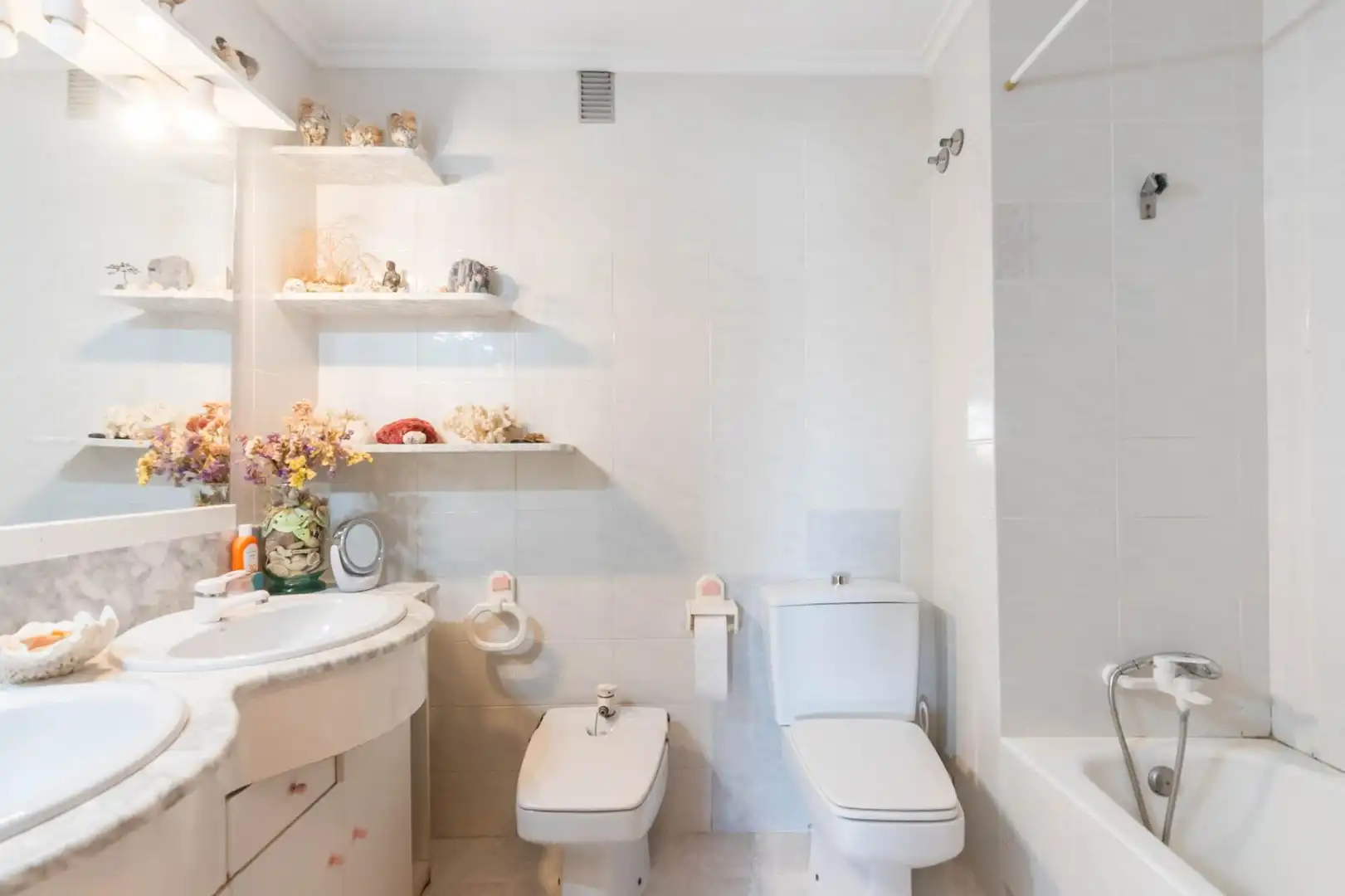Bathroom of Flat for sale in Murcia  with Air Conditioner, Terrace and Storage room