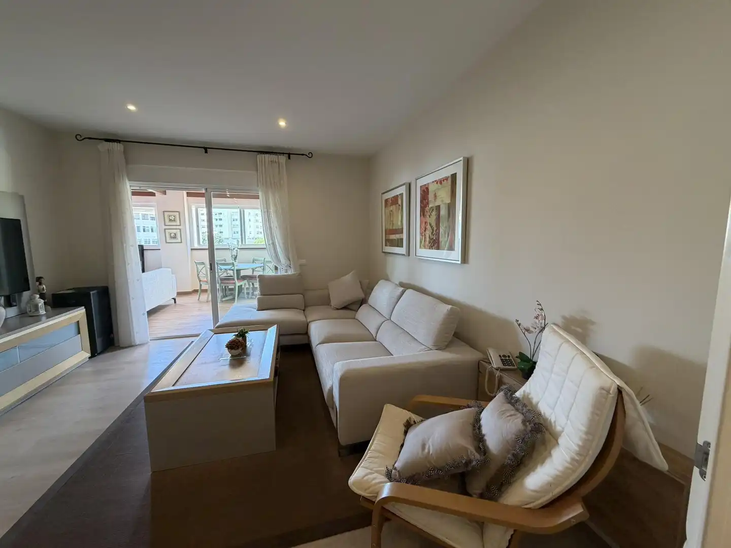 Sala de estar de Ático en venta en Benalmádena con Aire acondicionado, Calefacción y Jardín privado