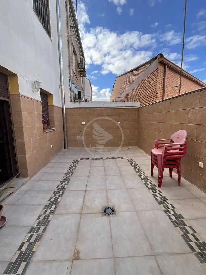 Terrassa de Casa o xalet en venda en Linares amb Aire condicionat