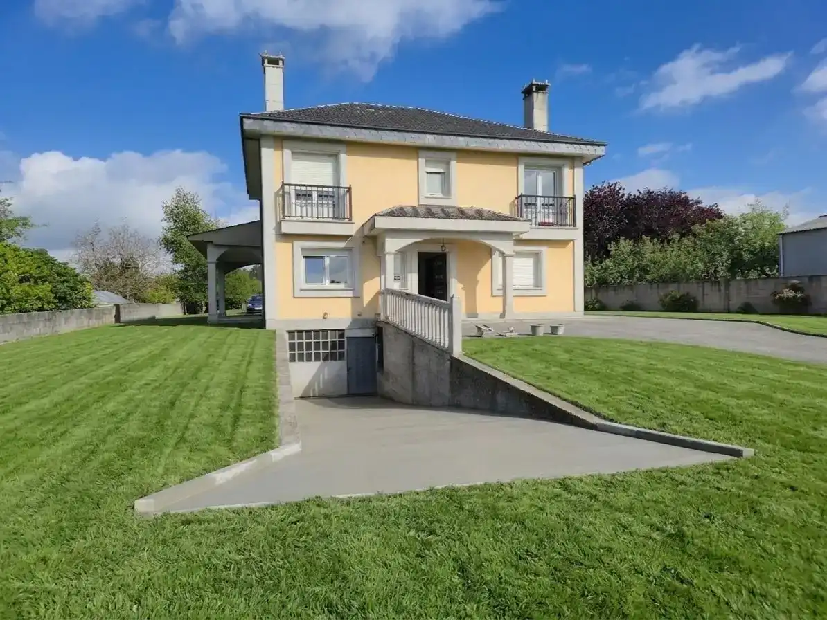 Vista exterior de Piso en venta en Carballo con Piscina y Balcón