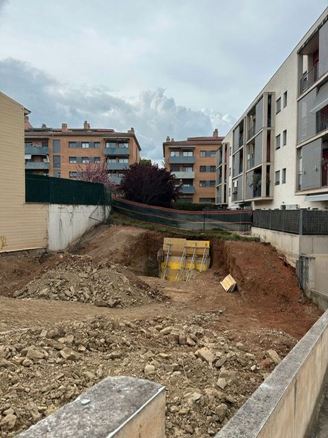 Aparcament de Casa adosada en venda en Rubí amb Aire condicionat, Calefacció i Jardí privat