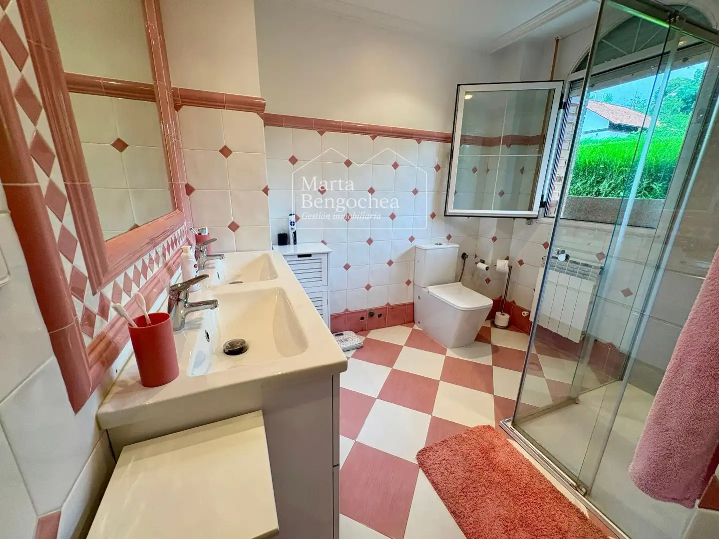 Bathroom of Houses for sale in Zigoitia  with Heating, Private garden and Swimming Pool