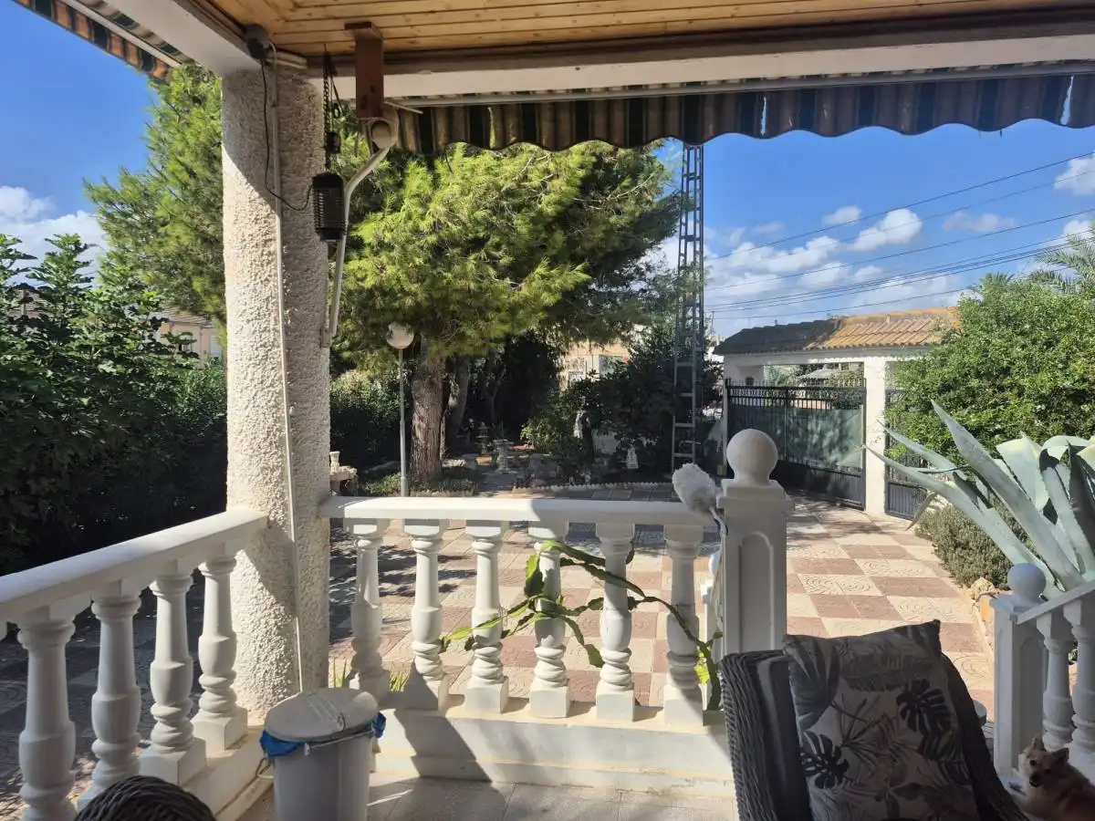 Jardí de Casa o xalet de lloguer en Crevillent amb Calefacció, Terrassa i Piscina