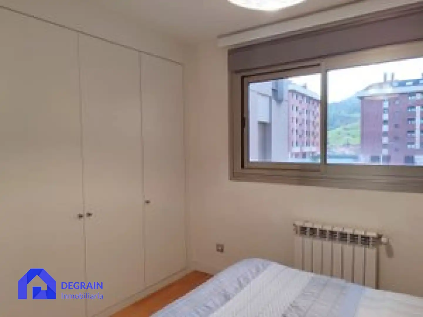 Schlafzimmer von Wohnung zum Verkauf in Oviedo  mit Heizung, Privatgarten und Abstellraum